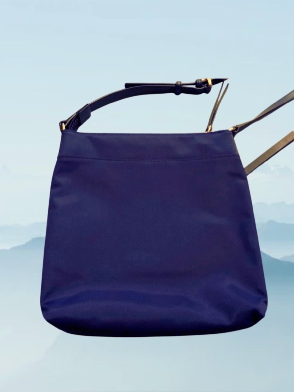 Marc Jacobs Navy Nylon Crossbody Bag Gold Hardware Lightweight American Luxury - Picture 3 of 6